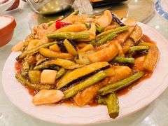 -鑫巴蜀小镇 · 水煮鱼专研店(玉桥店)