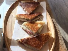 -Tapa Tapa