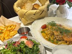 -LESCEDARS  Bistro香柏树(外滩店)