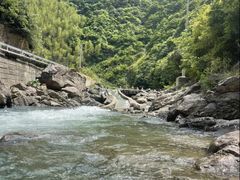 -安吉龙王山峡谷漂流