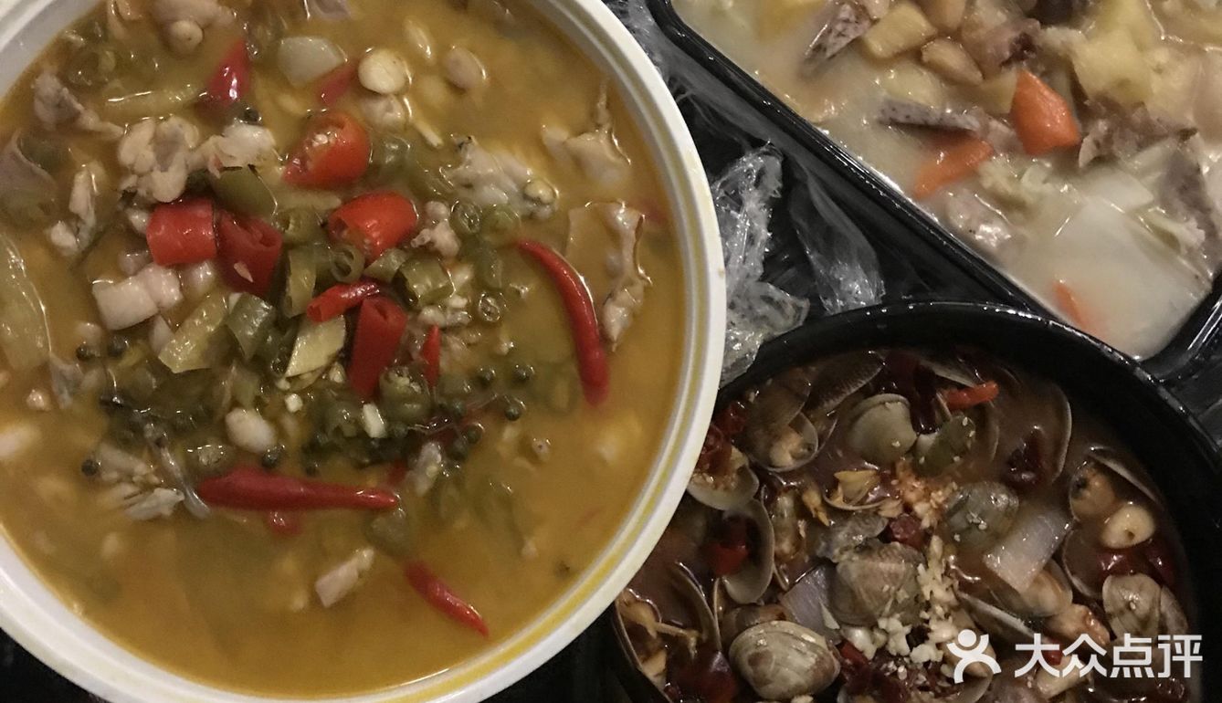 可以带孩子去海边玩沙子。酒店里的自助餐我觉得一般
