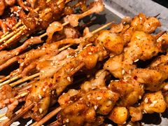 -何妹湿辣牛肉·粤式烧烤砂煲(桂雅路店)