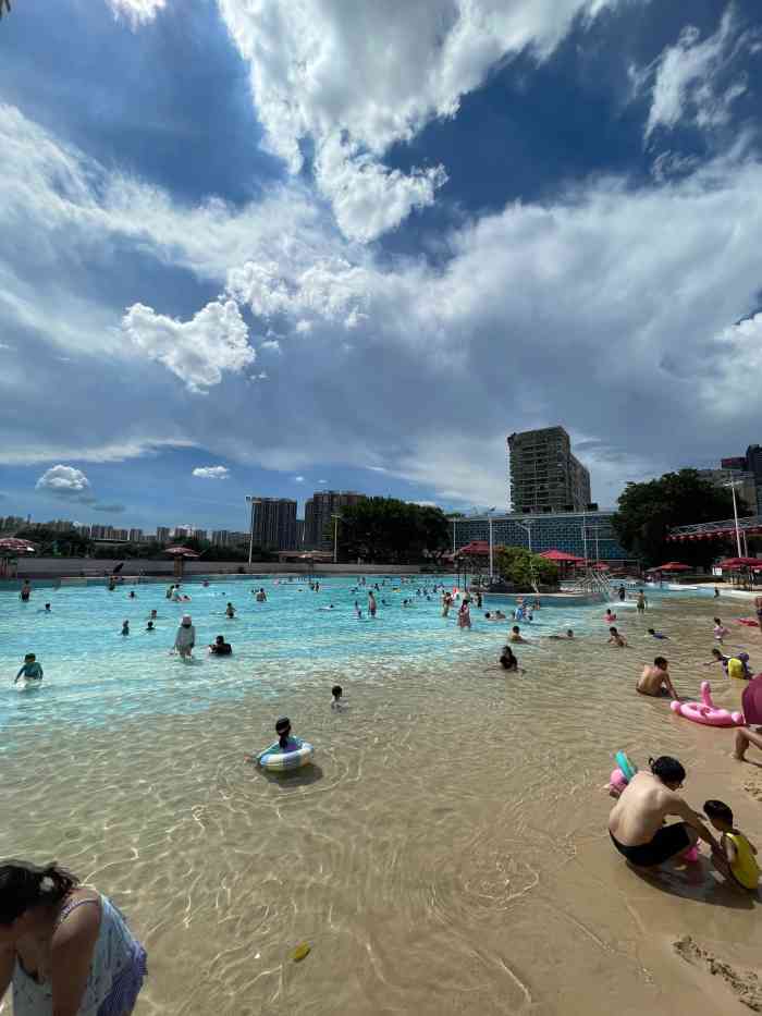 西郊沙滩游泳场