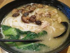 香菇炖鸡米线-老妈米线(金座店)