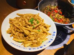 咸蛋黄茄子-吃饭皇帝大土家民族菜(正大广场店)