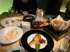 笔筒色拉-穹六人间 people 6(岳阳路店)