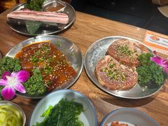 -明洞阿姨·韩式酱蟹烤肉·创意料理(三元桥店)