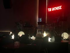 -TZ House音乐现场(来福士中心店)