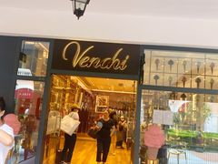 门面-VENCHI 闻绮(上海佛罗伦萨小镇店)