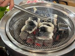 -围炉肉舍•炭烤活鳗•丹东海鲜烤肉(步行街店)