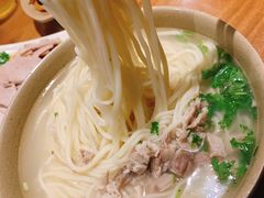 -亮亮面馆(经六路店)