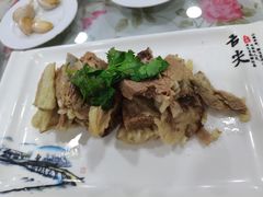 手抓羊排-清真·伊清阁餐厅