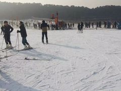 -十三陵雪世界滑雪场