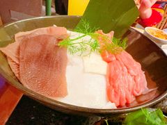 -三出山火锅(南京万象天地店)