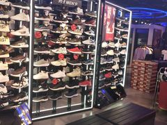 -云柏鞋业(十里堡店)