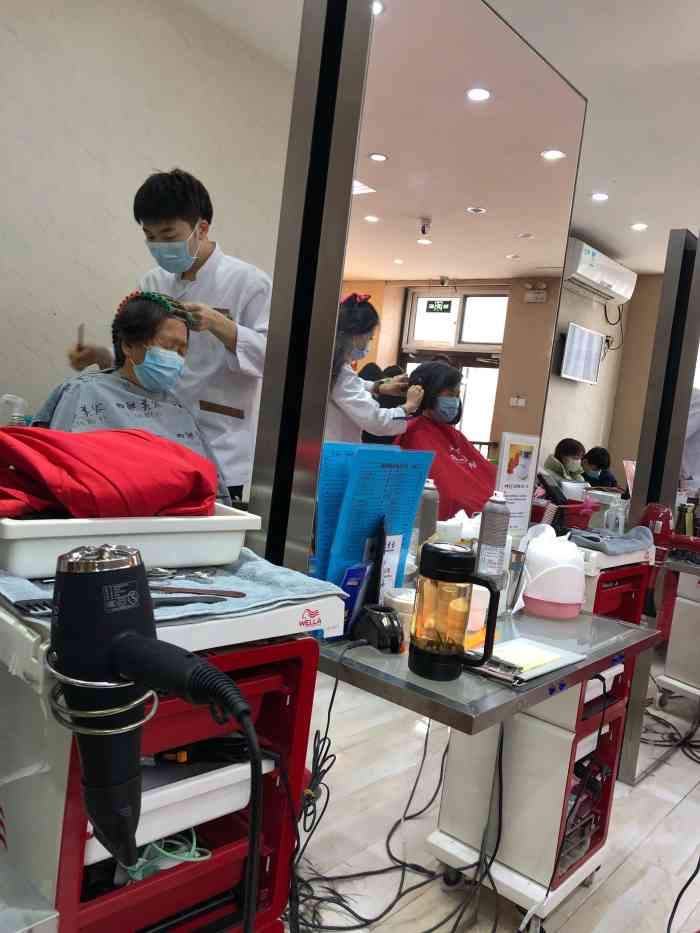 四联美发(北新桥店)-"【项目】烫发来的有点晚.但是还是接待了.