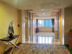 -江门新会碧桂园凤悦凤凰酒店(万达广场店)