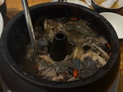 -老滇山寨•云南特色菜•地方菜•民族风情歌舞表演(金碧店)