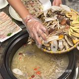 来昆明我只做一件事！！吃菌子火锅！！ 