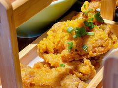 棒棒的蛋黄鸡翅-弄堂里·寻味杭州(湖滨银泰in77C区店)