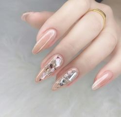 -EAST日式美甲美睫沙龙