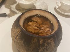 椰子八宝鸡汤-闻见中国海南菜(K11店)