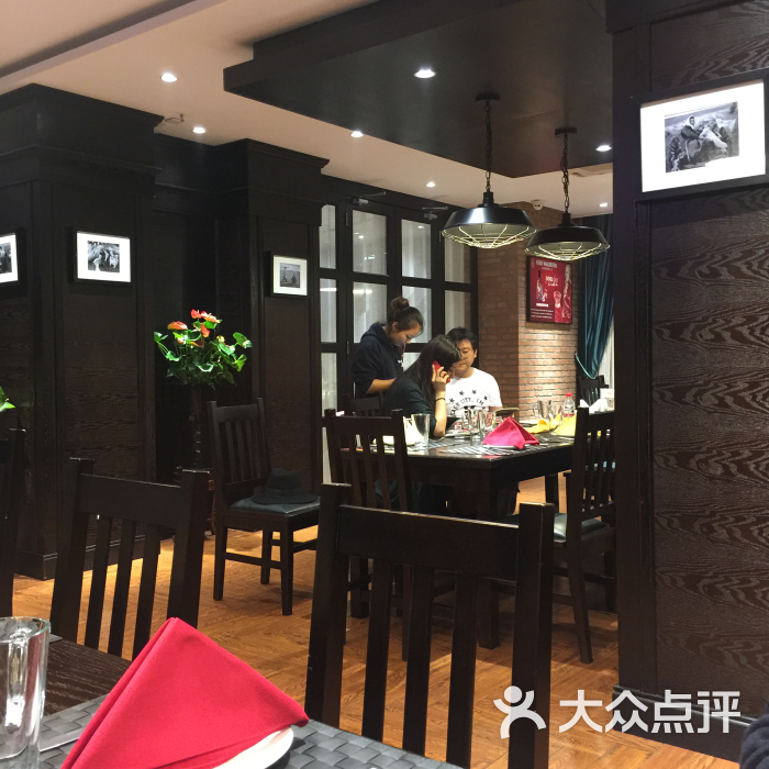 申德勒电动汽车德国餐厅图片 第9张