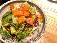 三文鱼牛油果沙拉-初居食屋日式料理(万象城购物中心店)