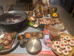 -草家酱蟹炭火烤肉店(珲春南路一店)