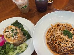 -Chom Cafe and Restaurant