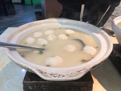 -魏铭鱼头捞饭(晋阳路店)