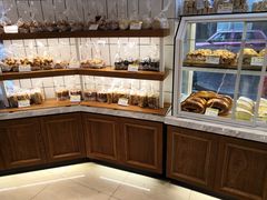 面包甜点陈列柜-老大昌(淮海中路店)