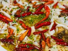 招牌酸菜鱼-姚姚酸菜鱼·金戈戈香港豉油鸡(喜荟城联名店)