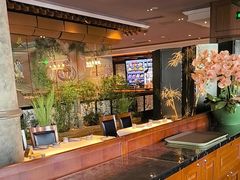 -八府香鸭·啫啫煲(华山路店)