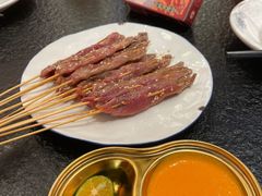 -何妹湿辣牛肉·粤式烧烤砂煲(桂雅路店)