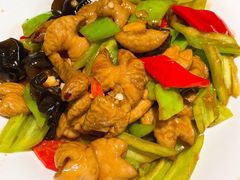 尖椒溜肥肠-上关雪東北菜(中房金谊店)