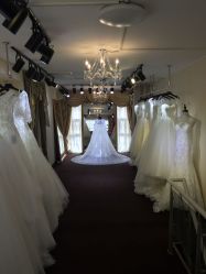 点击看大图 -LOVE SHINE婚纱·红鼎庄龙凤褂·妈妈装定制