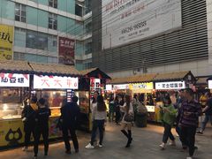 -吴山路夜市