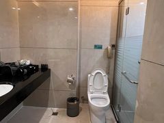 -华海酒店(茂名高铁站店)