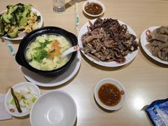 -闫家驴肉老店(华电一校店)