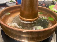 -洞庭洲·防空洞火锅·铜锅涮肉·烧烤(新百广场店)