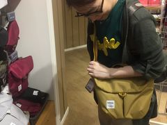 -LOG-ON(海港城店)
