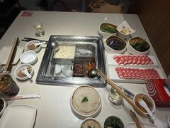 -海底捞火锅鲜切牛肉主题店(长寿路店)