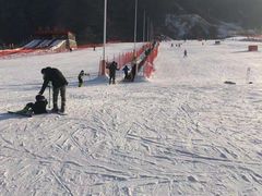 -荣盛康旅野三坡滑雪场