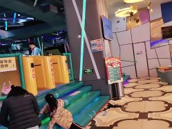-反弹蹦床公园·亲子乐园·团建·派对(尚品奥莱店)