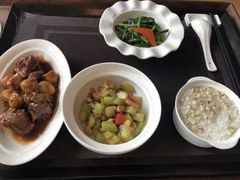 -乐禧母婴全自营月嫂(宝山店)