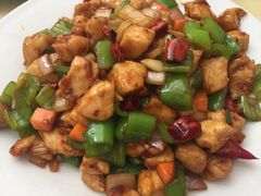 辣子鸡丁-华春餐馆(鱼山路店)