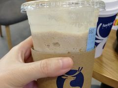 陨石拿铁瑞纳冰-瑞幸咖啡(回龙观上品折扣店)