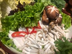 -老牌坊云南鱼豆花火锅(爱建店)