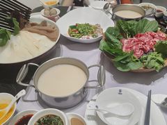 -红鼎豆捞·非遗鲍皇汤火锅(宝丰路店)